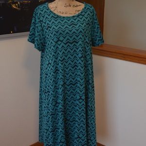 LuLaRoe Carley Jaquard print